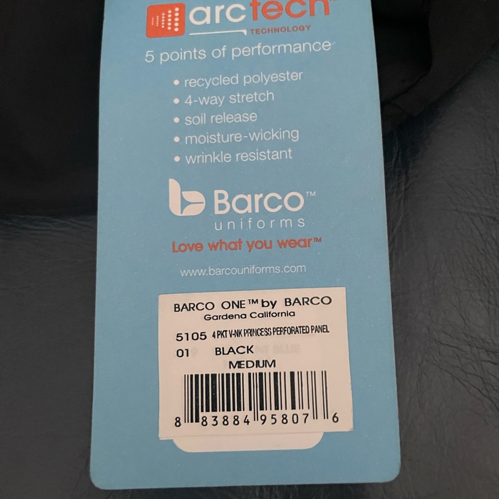 NWT 🏷️ Barco Black Scrubs Top Medium 🩺 - Picture 6 of 7